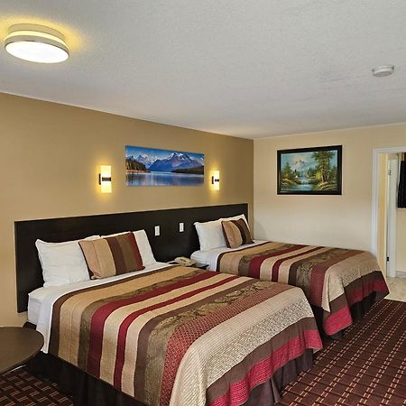 Fox Motor Inn Greater Napanee Exterior foto