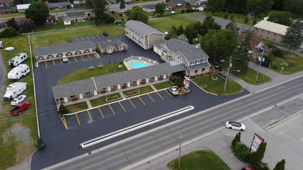 Fox Motor Inn Greater Napanee Exterior foto