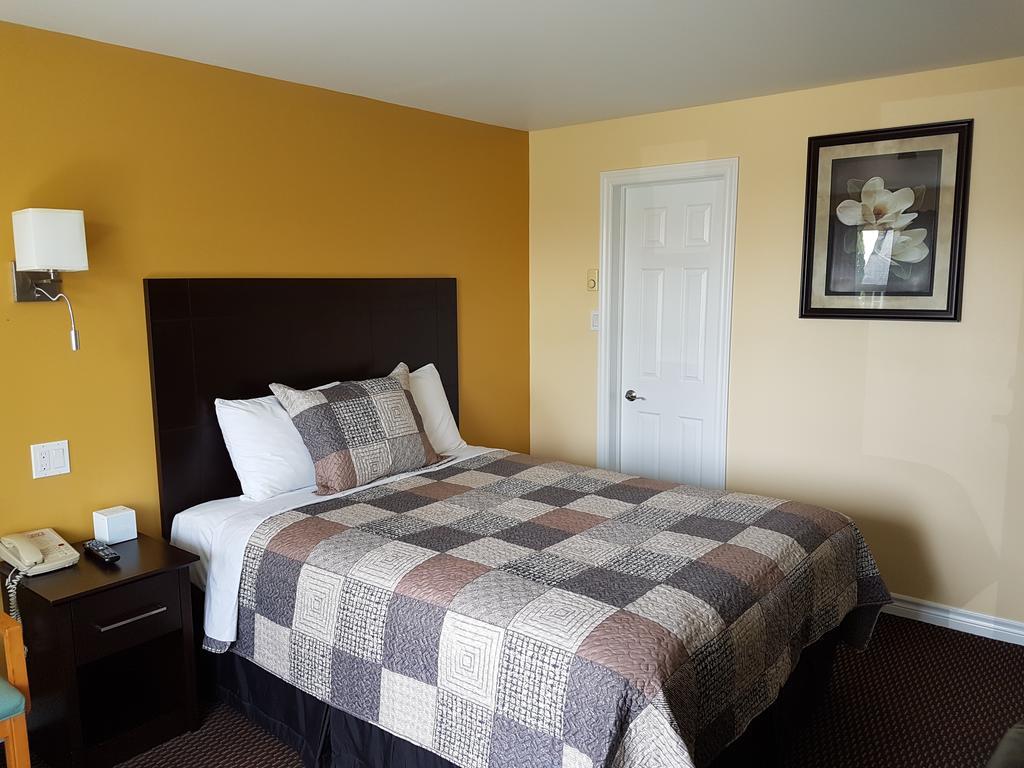 Fox Motor Inn Greater Napanee Habitación foto