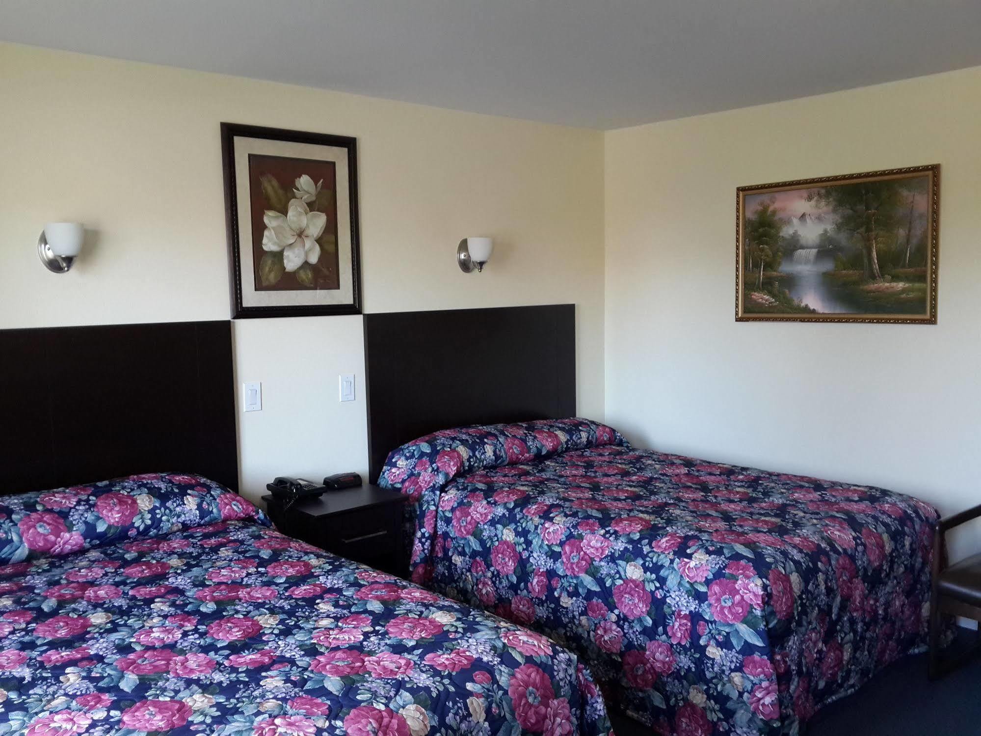 Fox Motor Inn Greater Napanee Exterior foto
