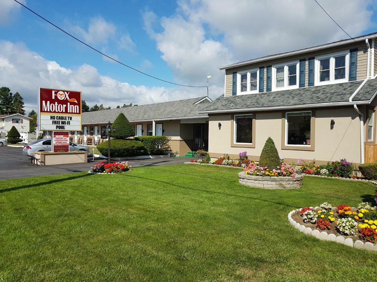 Fox Motor Inn Greater Napanee Exterior foto
