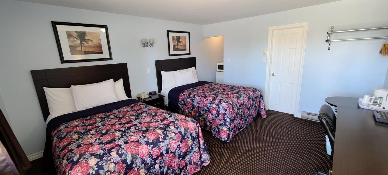 Fox Motor Inn Greater Napanee Exterior foto