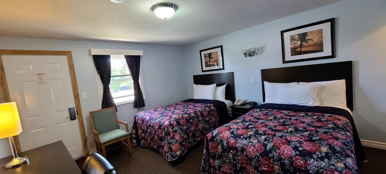 Fox Motor Inn Greater Napanee Exterior foto